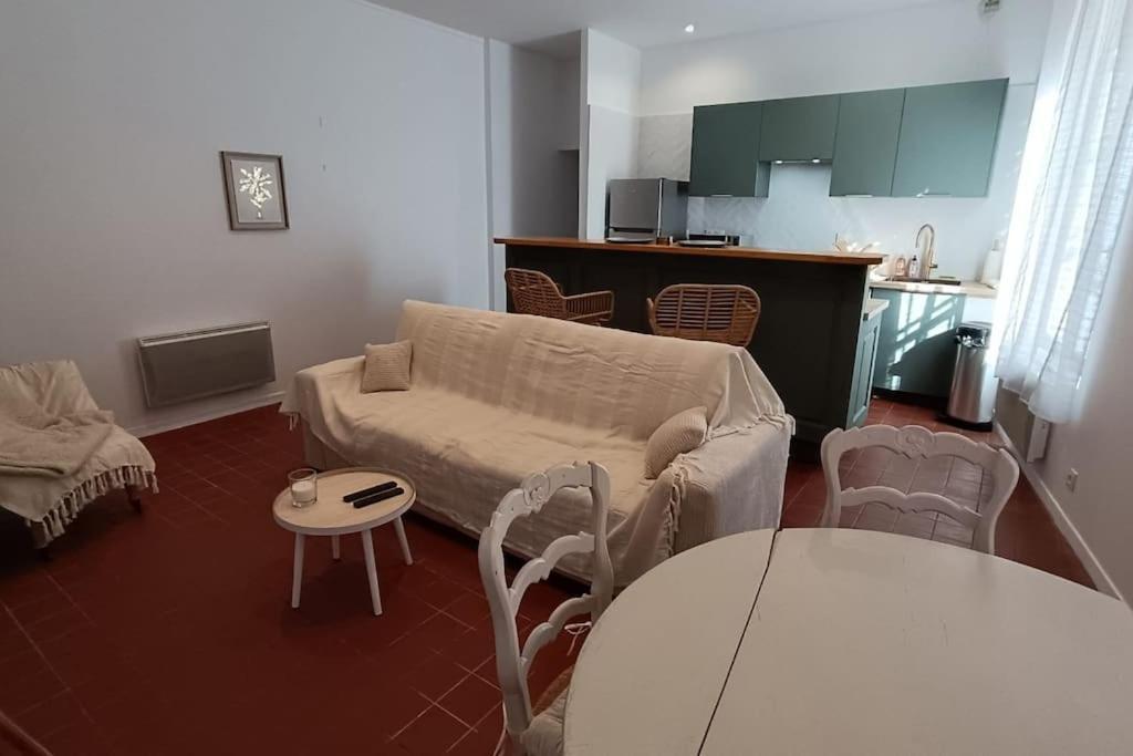 פרפיניין Hypercentre, Appartement Coquet En Rez-De-Chaussee מראה חיצוני תמונה